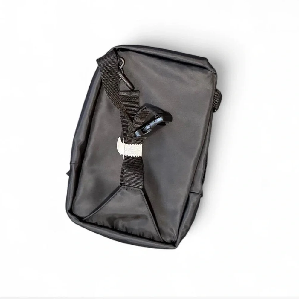 DSW NWT Black Unisex Women’s Men’s‎ Sling Bag